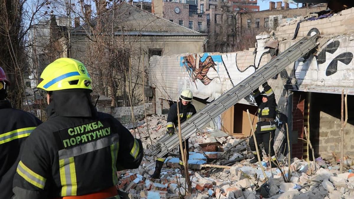 У Дніпрі чоловіка на смерть розчавило бетонною плитою