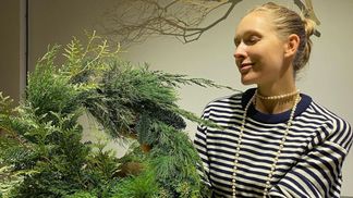 Катя Осадчая собственноручно сделала рождественский венок: атмосферное фото