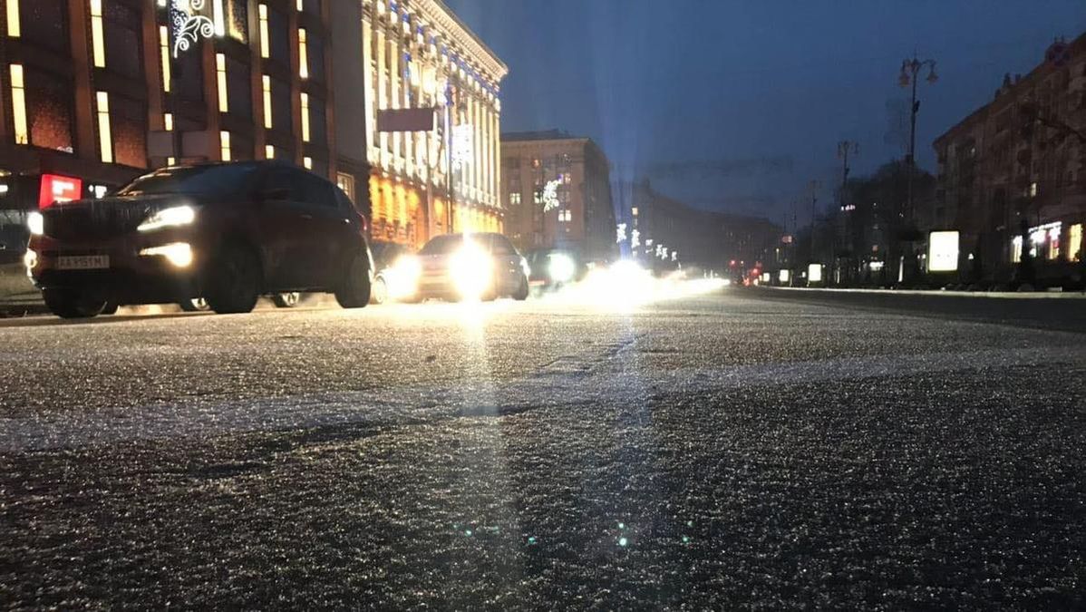 Київ зупинився у нереальних заторах через незвичайне погодне явище Київ зупинився у нереальних заторах через незвичайне погодне явище