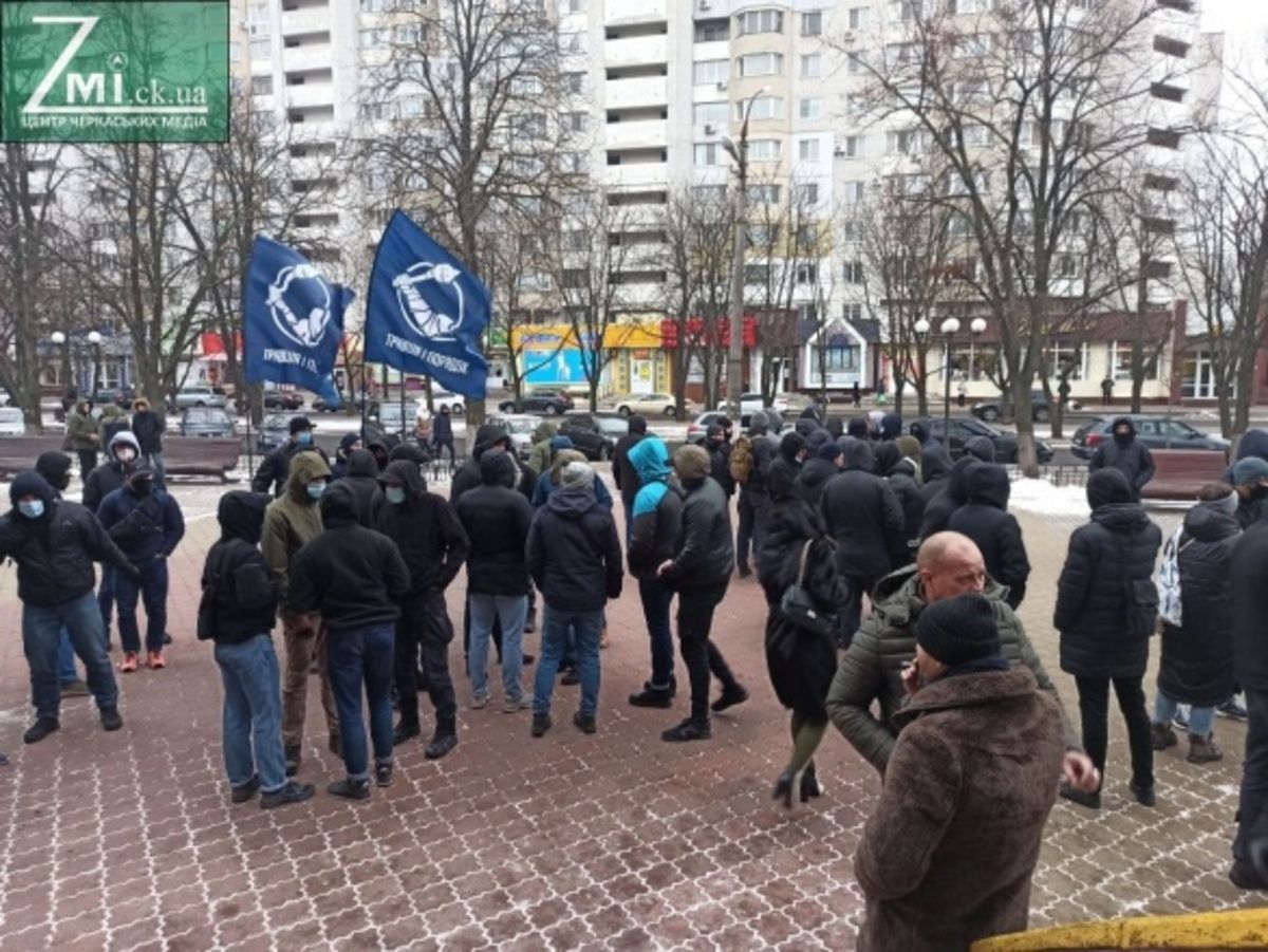 В Черкассах произошла потасовка во время сессии горсовета: видео В Черкассах произошла потасовка во время сессии горсовета: видео