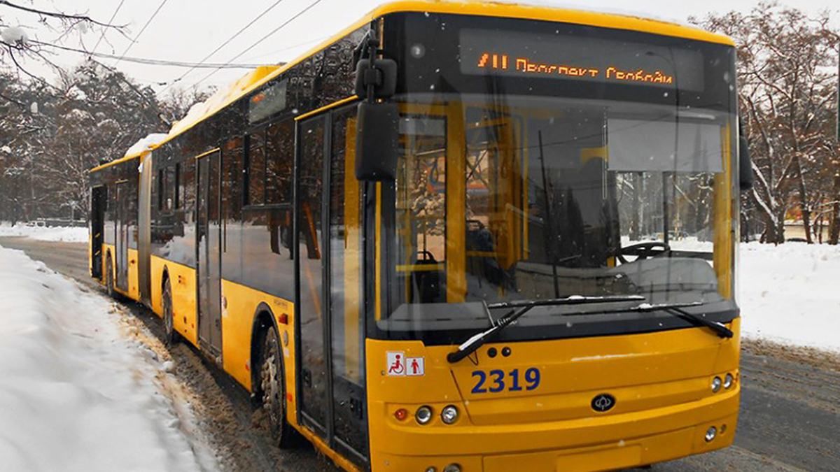 В Киеве из-за непогоды сбился график движения общественного транспорта