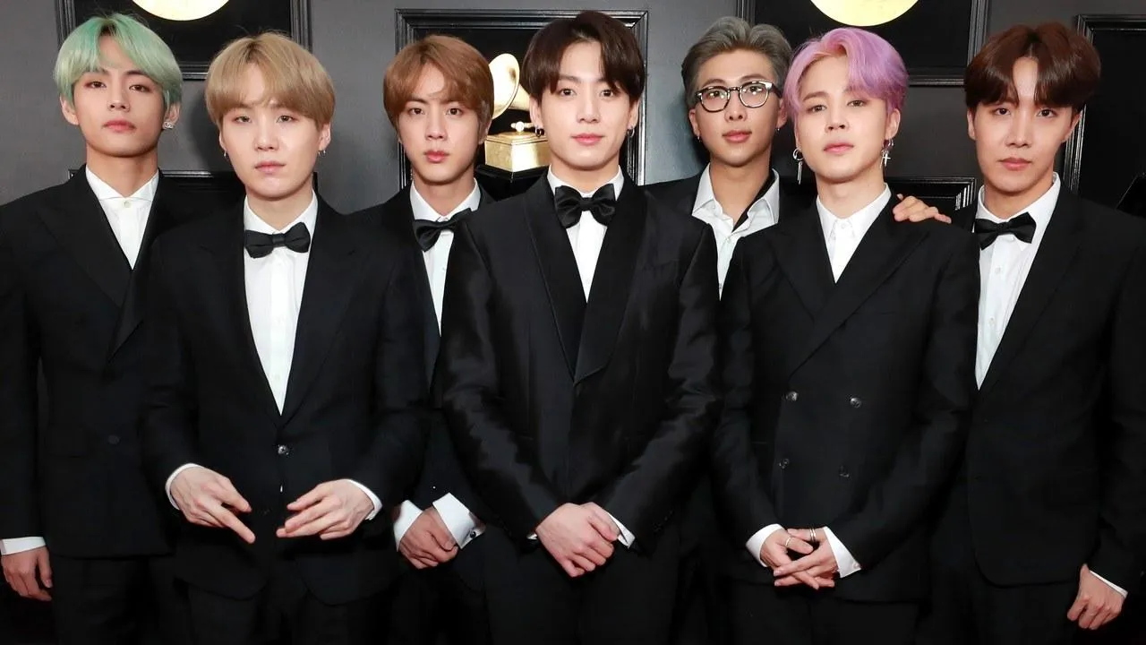 Група BTS очолила американські музичні чарти Група BTS очолила американські музичні чарти