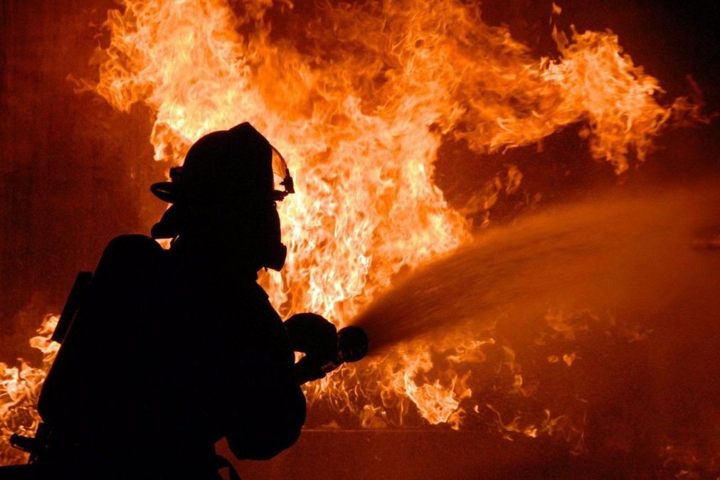Пожежа у Києві на бульварі Шевченка 12 грудня 2020: відео Пожежа у Києві на бульварі Шевченка 12 грудня 2020: відео