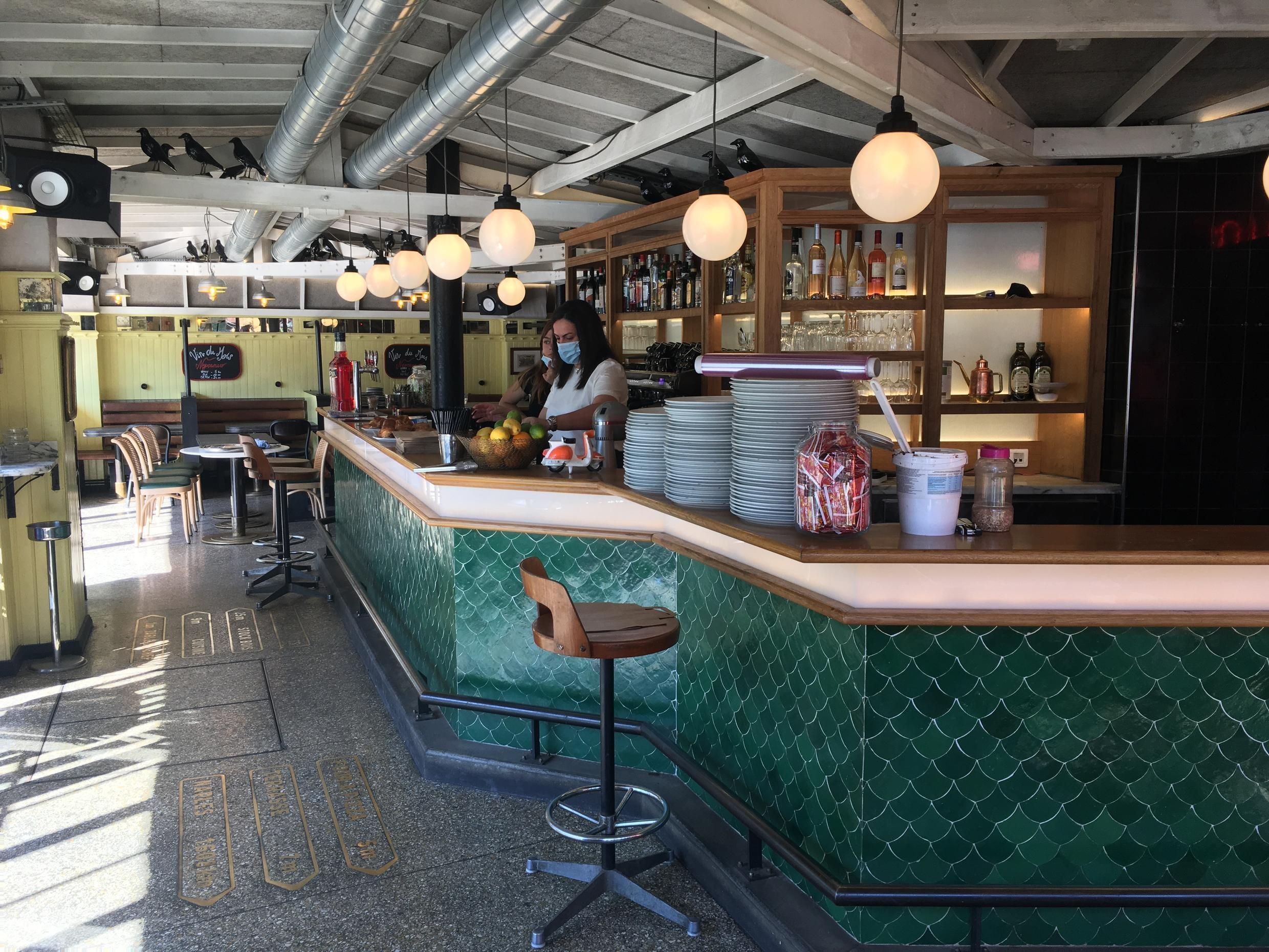 У Чехії заборонили продаж напоїв з собою через коронавірус У Чехії заборонили продаж напоїв з собою через коронавірус