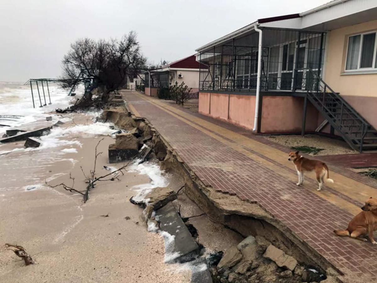 Шторм у Кирилівці: власники баз відпочину просять допомоги у села Шторм у Кирилівці: власники баз відпочину просять допомоги у села