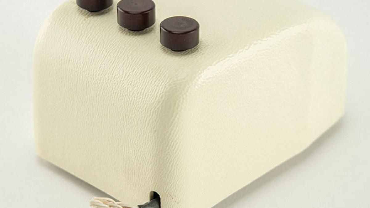 Комп'ютерну мишку 60-х років продадуть на аукціоні Комп'ютерну мишку 60-х років продадуть на аукціоні