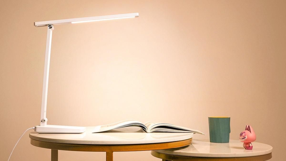 Huawei представила розумну настільну лампу з функцією захисту очей