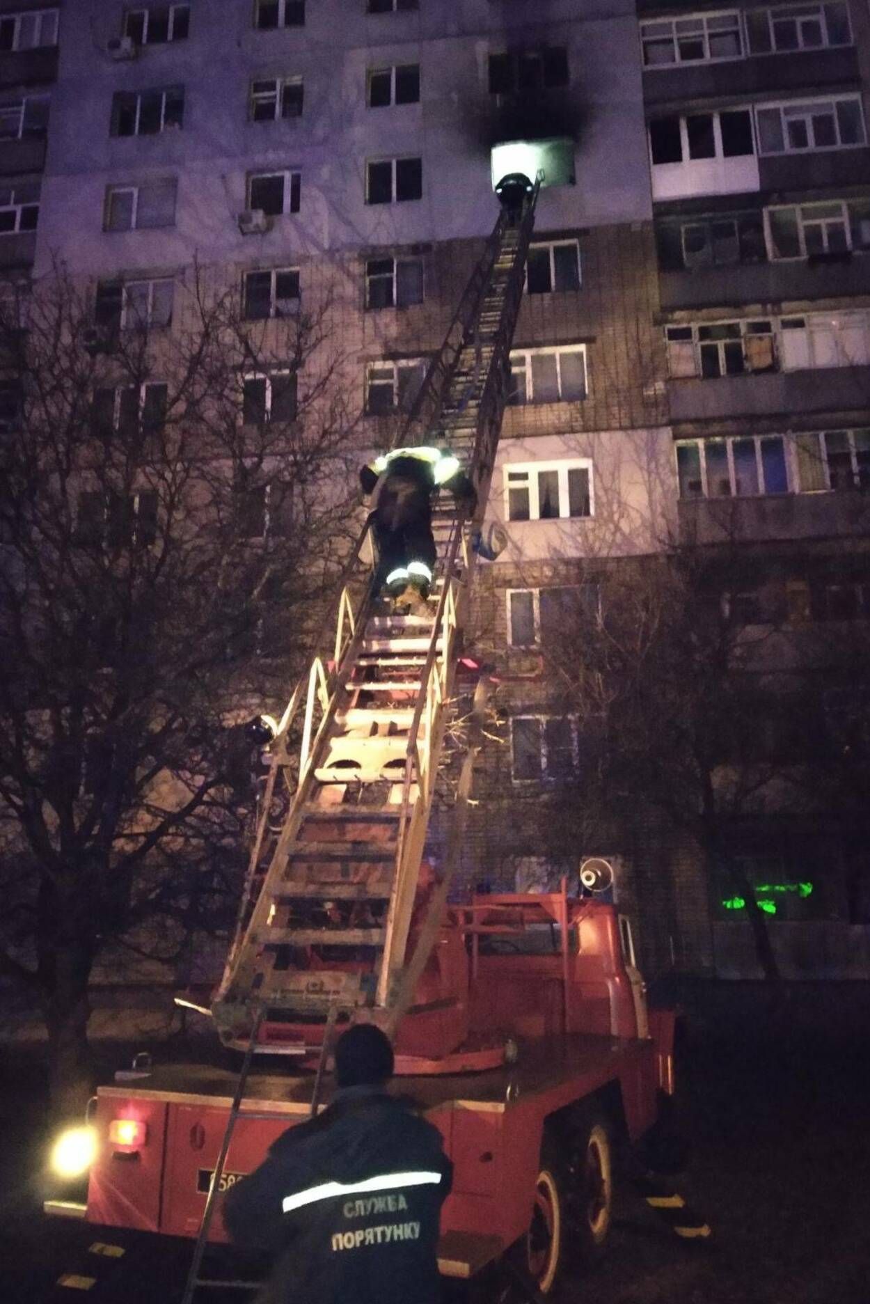В Харькове вспыхнула многоэтажка: есть погибшие