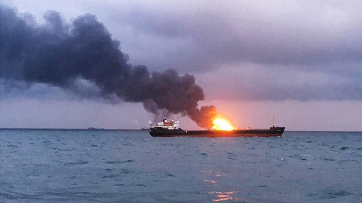 У Саудівській Аравії в Червоному морі вибухнув нафтовий танкер