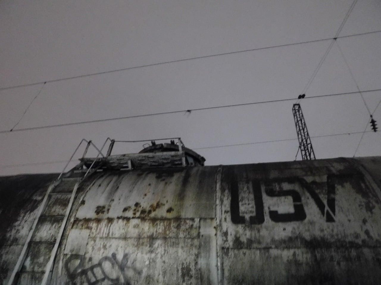 Смертельне селфі: 15-річна львів'янка загинула від удару струму – фото Смертельне селфі: 15-річна львів'янка загинула від удару струму – фото