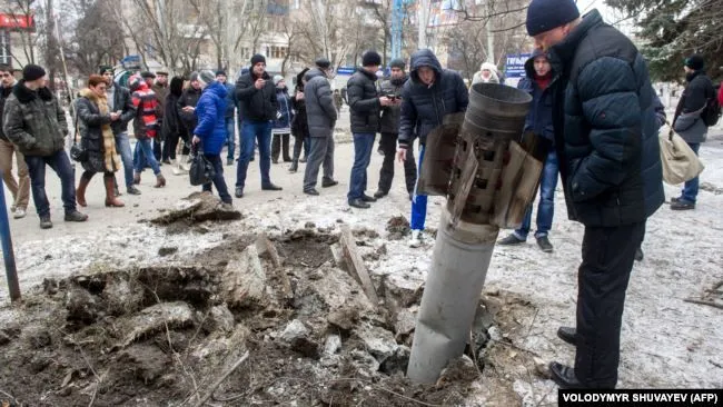 Краматорськ, 10 лютого 2015 року. Внаслідок ракетного обстрілу міста з боку російських гібридних сил тоді загинули 15 людей і 15 були поранені