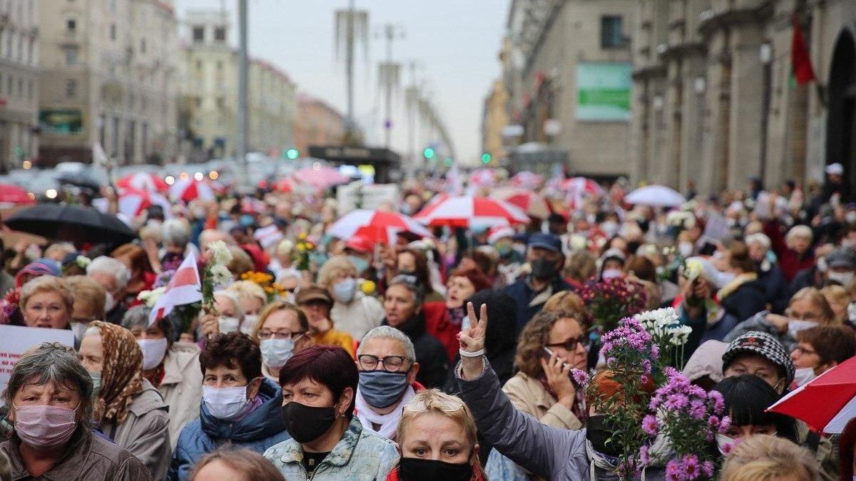 В Минске на марш собрались пенсионеры: силовики задержали до начала