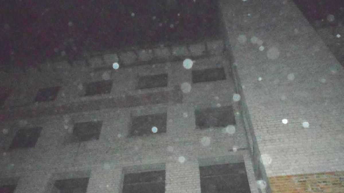 В Ровно 13.12.2020 школьница упала с высоты когда делала селфи В Ровно 13.12.2020 школьница упала с высоты когда делала селфи