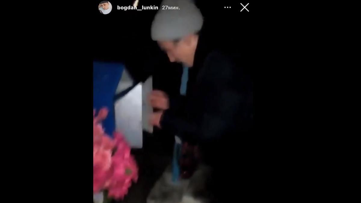 Нетверезі підлітки вчинили бешкет на кладовищі в Генічеську Нетверезі підлітки вчинили бешкет на кладовищі в Генічеську