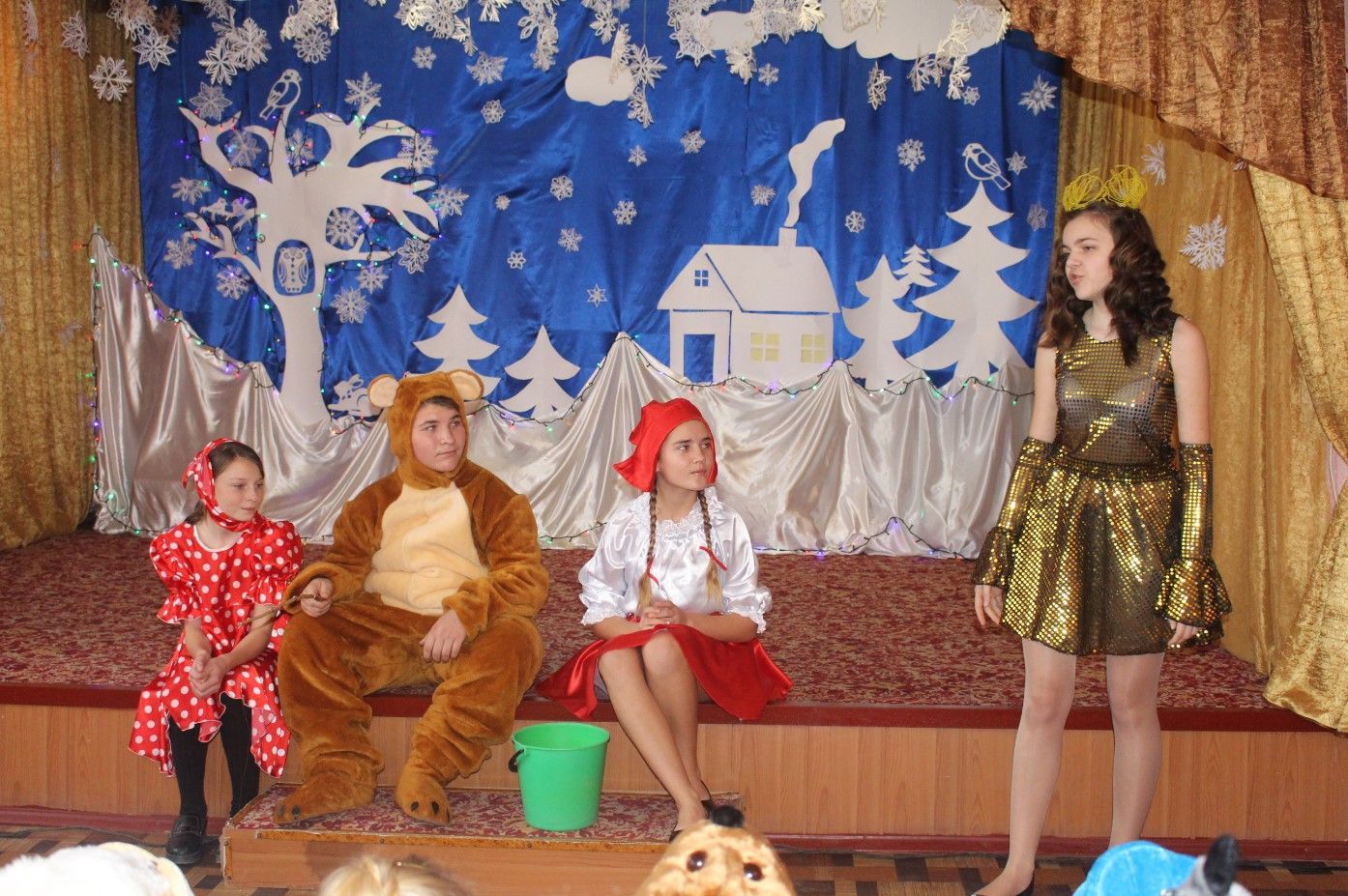 Новорічні свята у школах мають проходити без гостей, – уряд Новорічні свята у школах мають проходити без гостей, – уряд