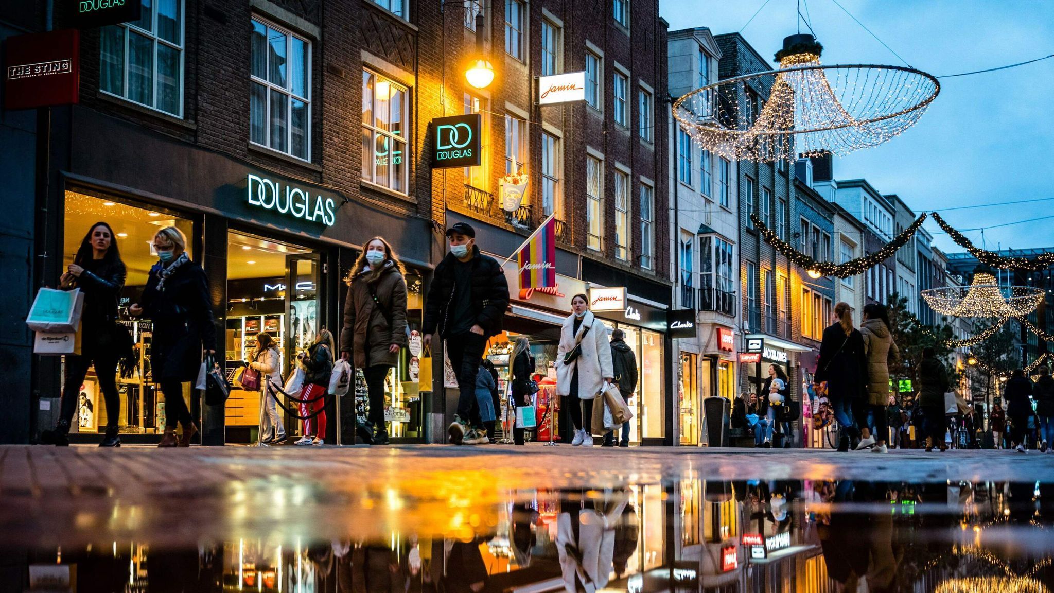 В Нидерландах на 5 недель ввели жесткий локдаун: что запретили В Нидерландах на 5 недель ввели жесткий локдаун: что запретили