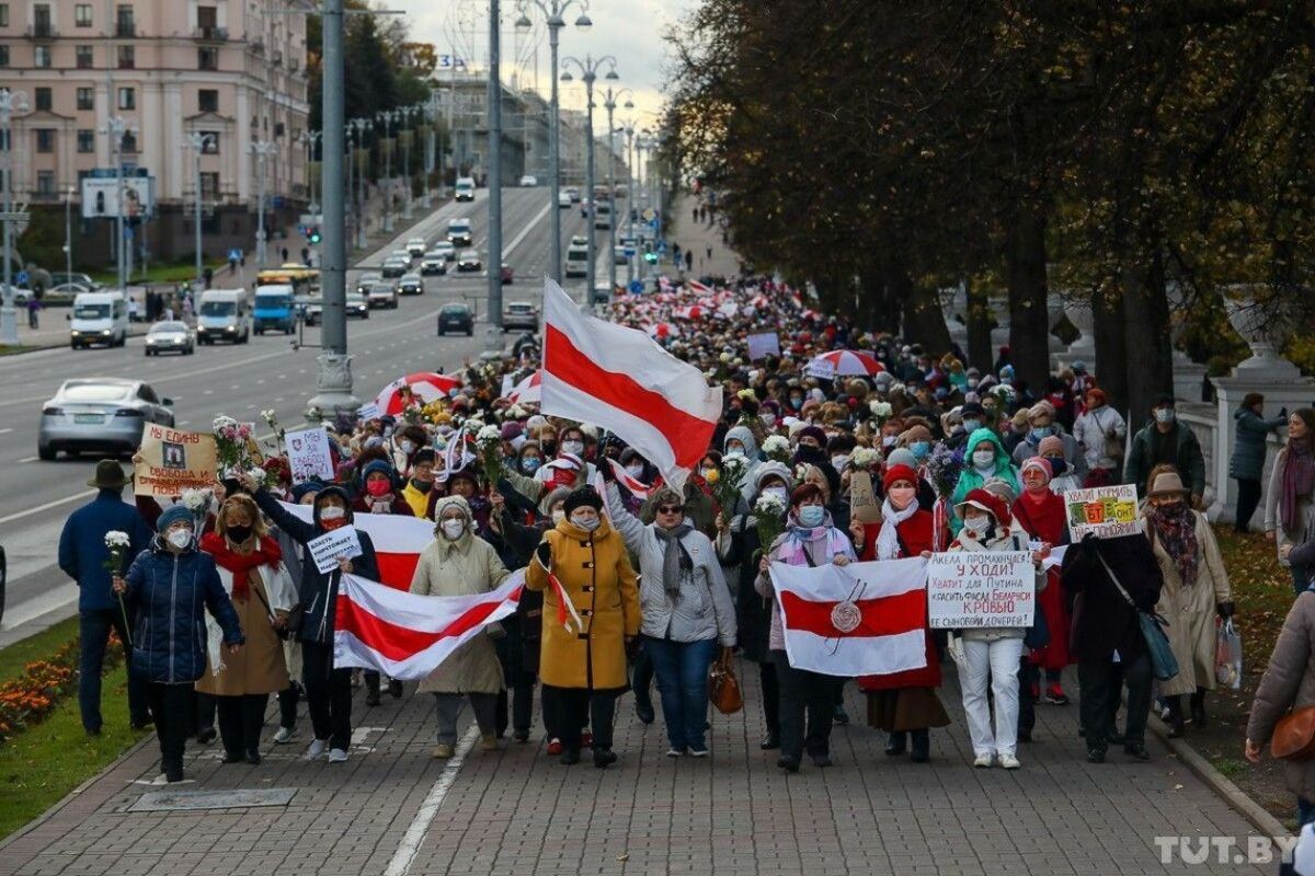 Марш пенсіонерів у Білорусі: затримані провели ніч у ізоляторах