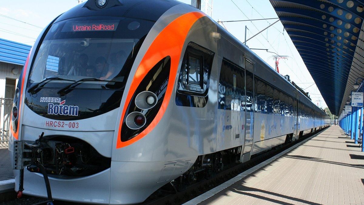 Укрзалізниця годуватиме пасажирів Інтерсіті+ бізнес-ланчами: меню Укрзалізниця годуватиме пасажирів Інтерсіті+ бізнес-ланчами: меню