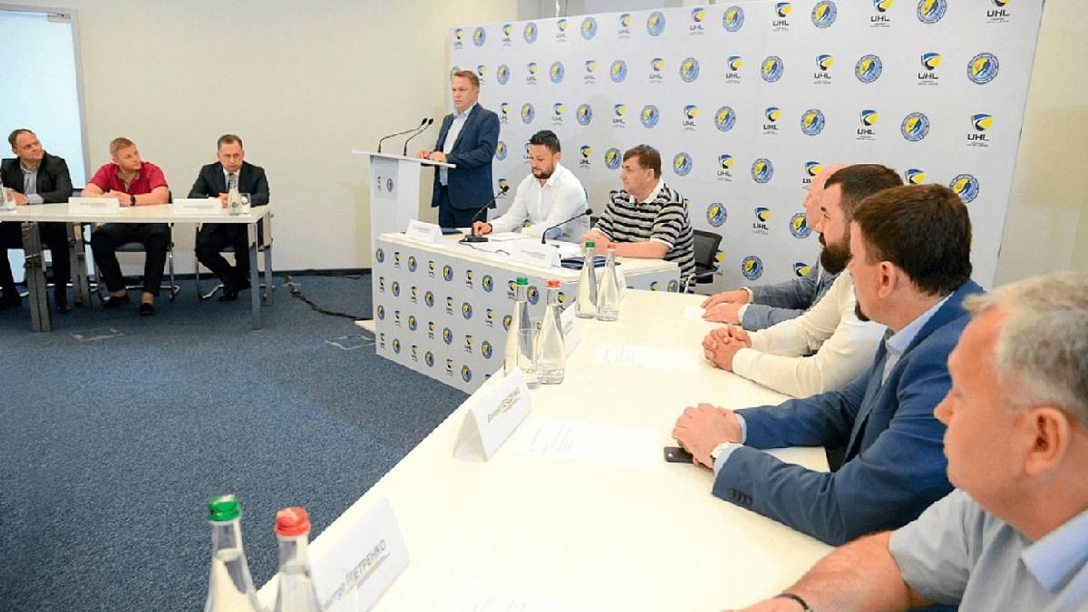 Батьки юних хокеїстів створили петицію за відставку керівництва Федерації хокею України
