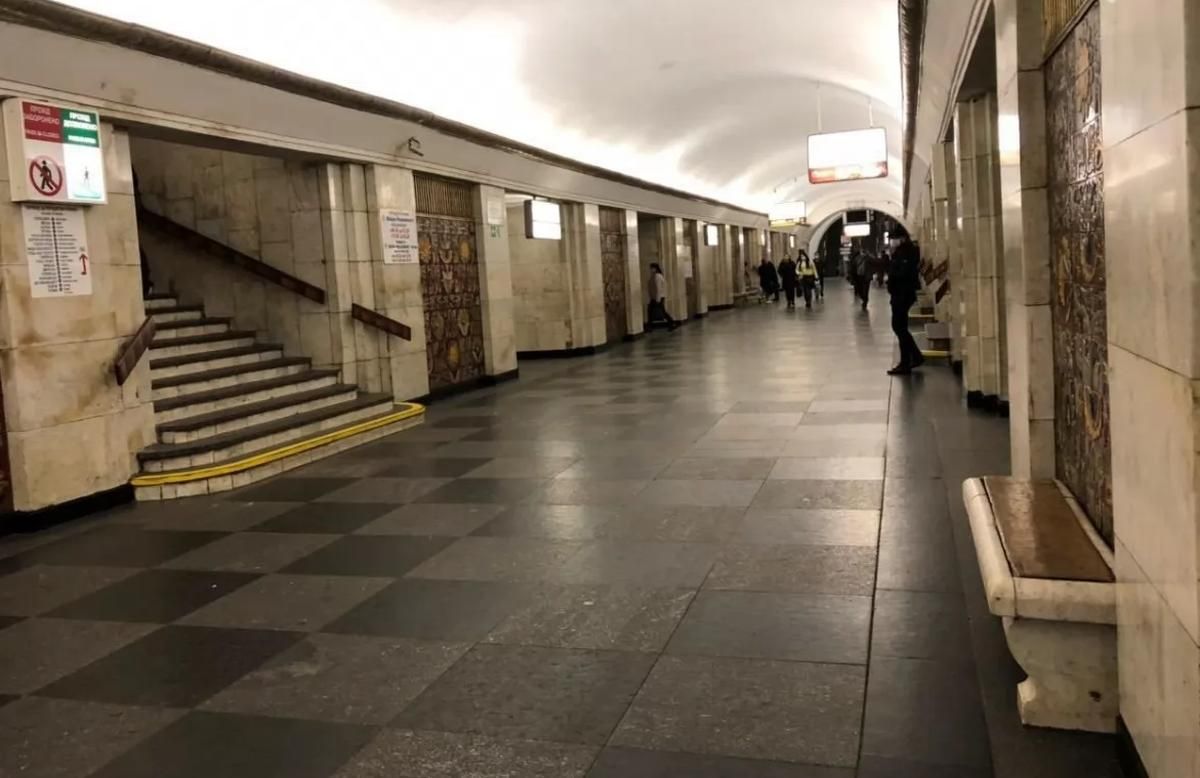 У Києві перекрито станції Майдан Незалежності та Хрещатик У Києві перекрито станції Майдан Незалежності та Хрещатик