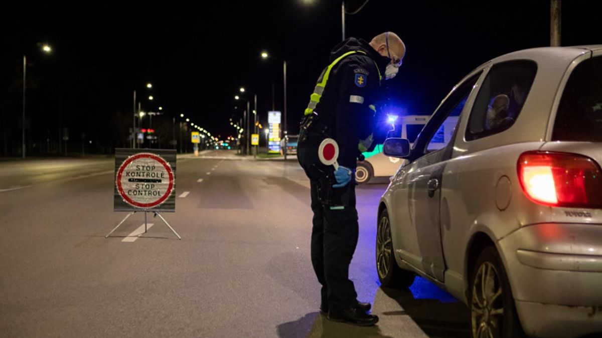 У Литві під час свят перед містами встановлять 250 блокпостів У Литві під час свят перед містами встановлять 250 блокпостів
