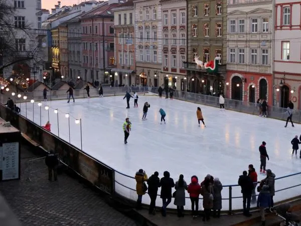 Львівські ковзанки просто неба Львівські ковзанки просто неба