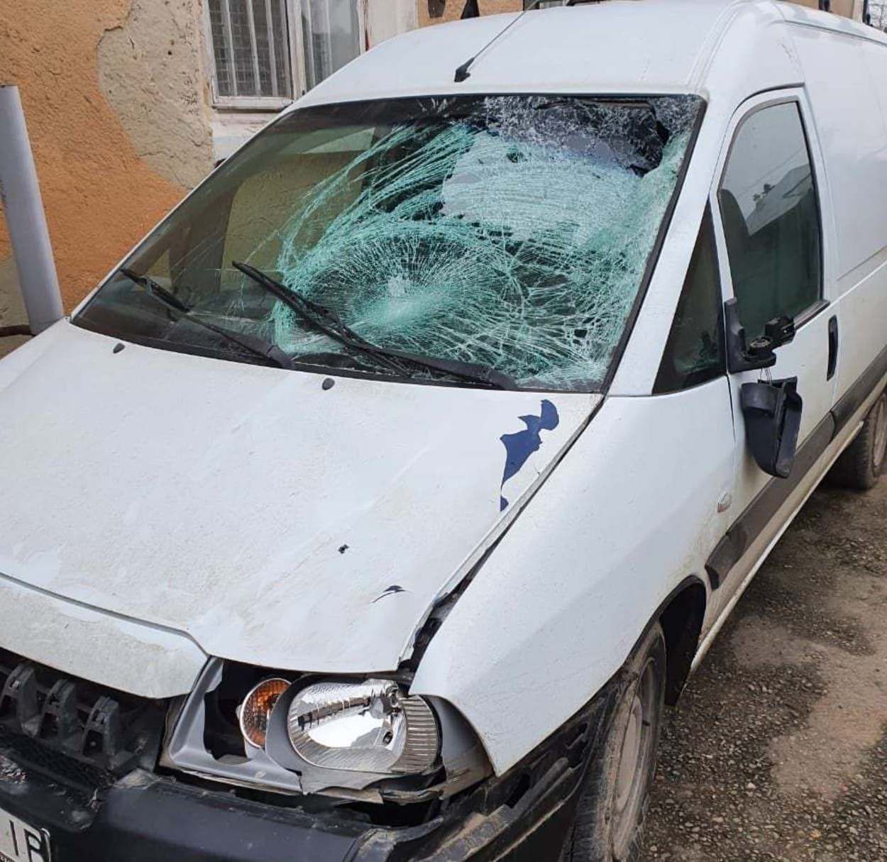 На Львівщині водій Peugeot на смерть збив пішохода та втік: фото