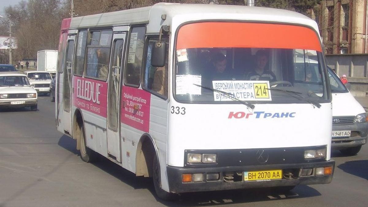 В Одесі водій маршрутки побив пасажира В Одесі водій маршрутки побив пасажира