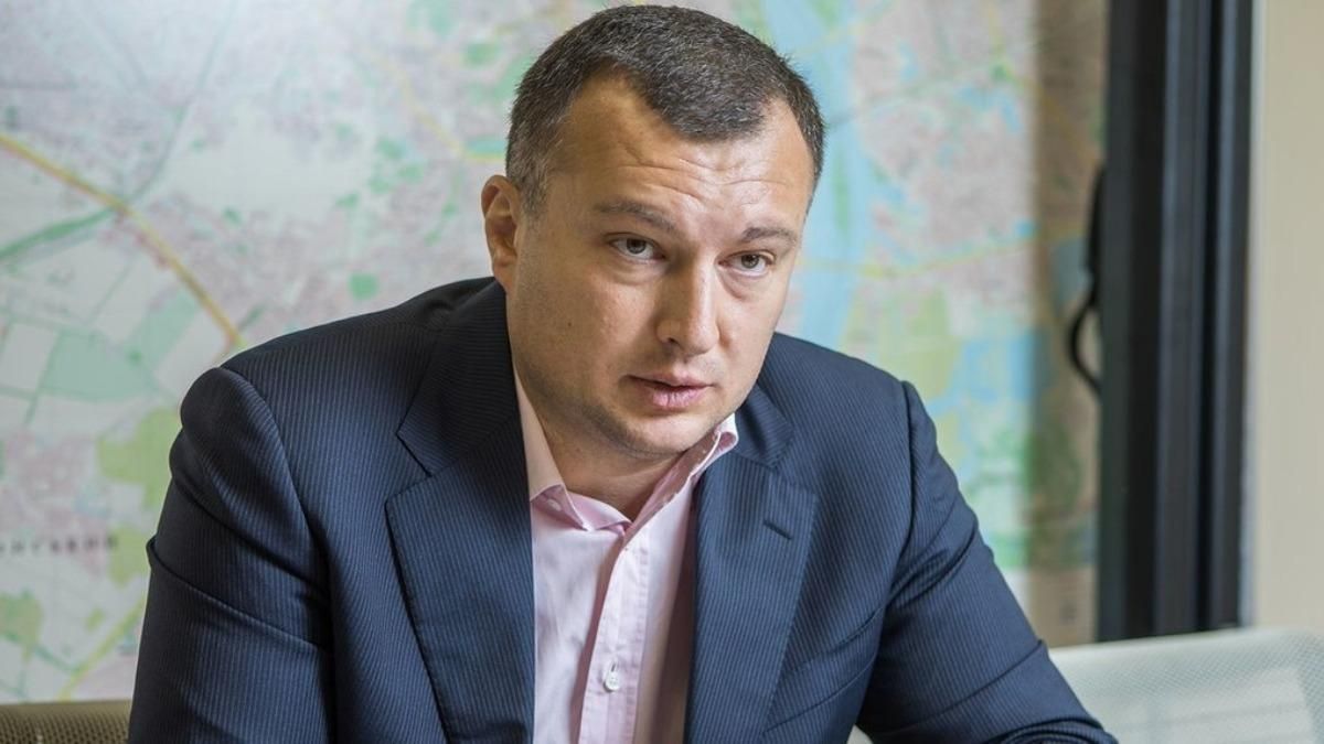 Слуга народу Семінський вибирав автодеталі на засіданні Ради: фото Слуга народу Семінський вибирав автодеталі на засіданні Ради: фото