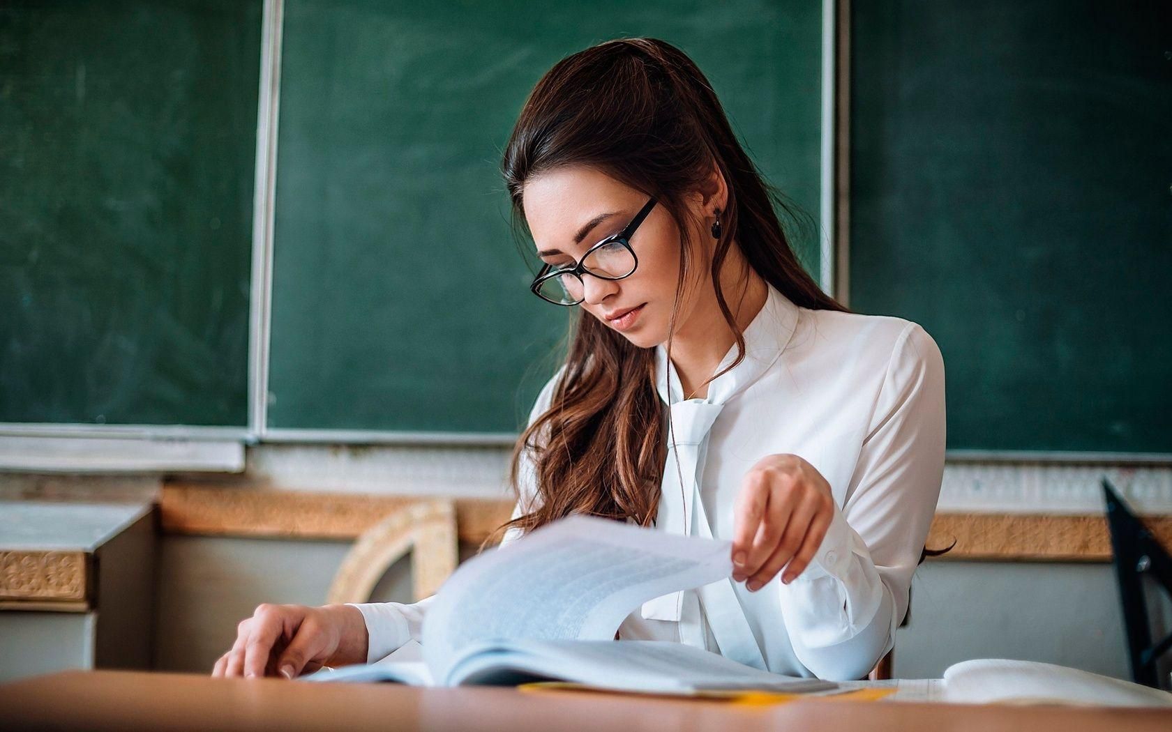 Скільки заробляють молоді вчителі в Україні: сума зарплати Скільки заробляють молоді вчителі в Україні: сума зарплати