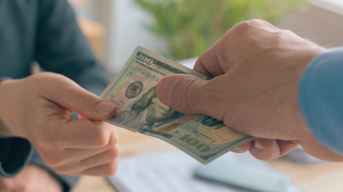 За місяць НАЗК викрило понад 400 корупціонерів: де найбільше За місяць НАЗК викрило понад 400 корупціонерів: де найбільше