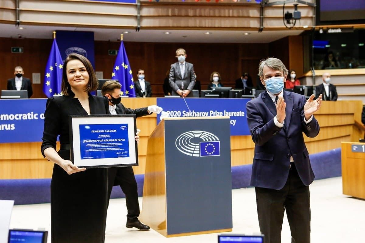 Светлана Тихановская получила премию Сахарова в Европарламенте: видео