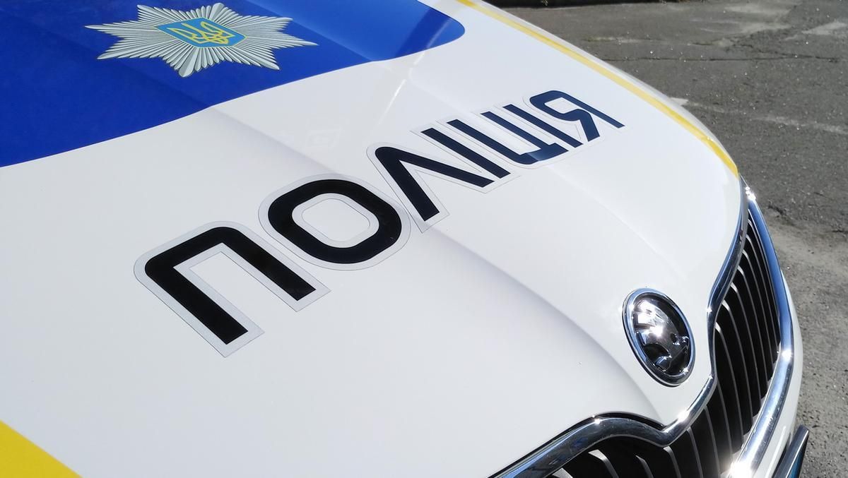 У Києві невідомі у балаклавах пограбували жінку та забрали 1 мільйон У Києві невідомі у балаклавах пограбували жінку та забрали 1 мільйон