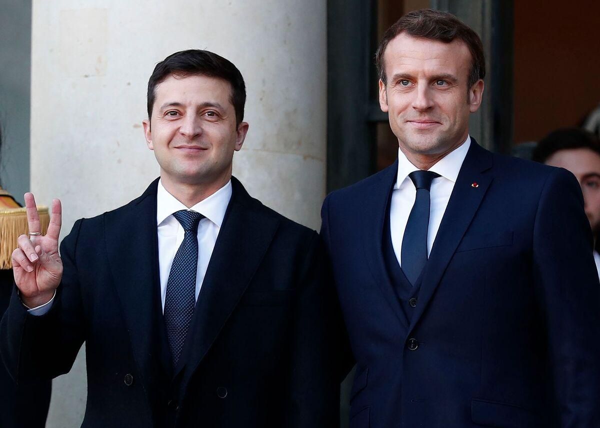 Зеленський побажав Макрону швидкого одужання від коронавірусу Зеленський побажав Макрону швидкого одужання від коронавірусу
