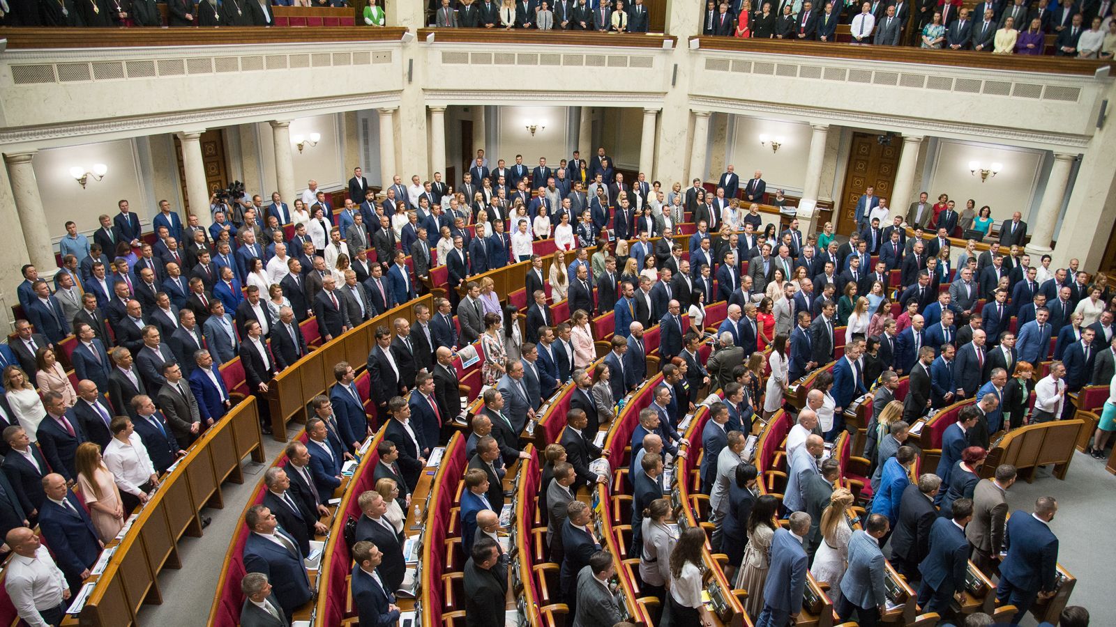 У Раді хвилиною мовчання вшанували пам'ять Кернеса У Раді хвилиною мовчання вшанували пам'ять Кернеса