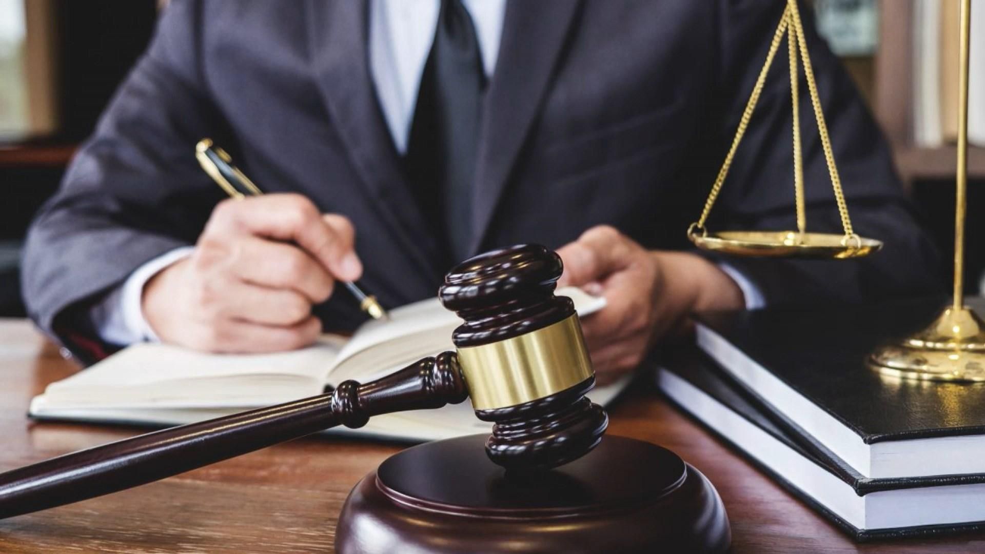 Как выбрать адвоката и сколько они зарабатывают в Украине Как выбрать адвоката и сколько они зарабатывают в Украине