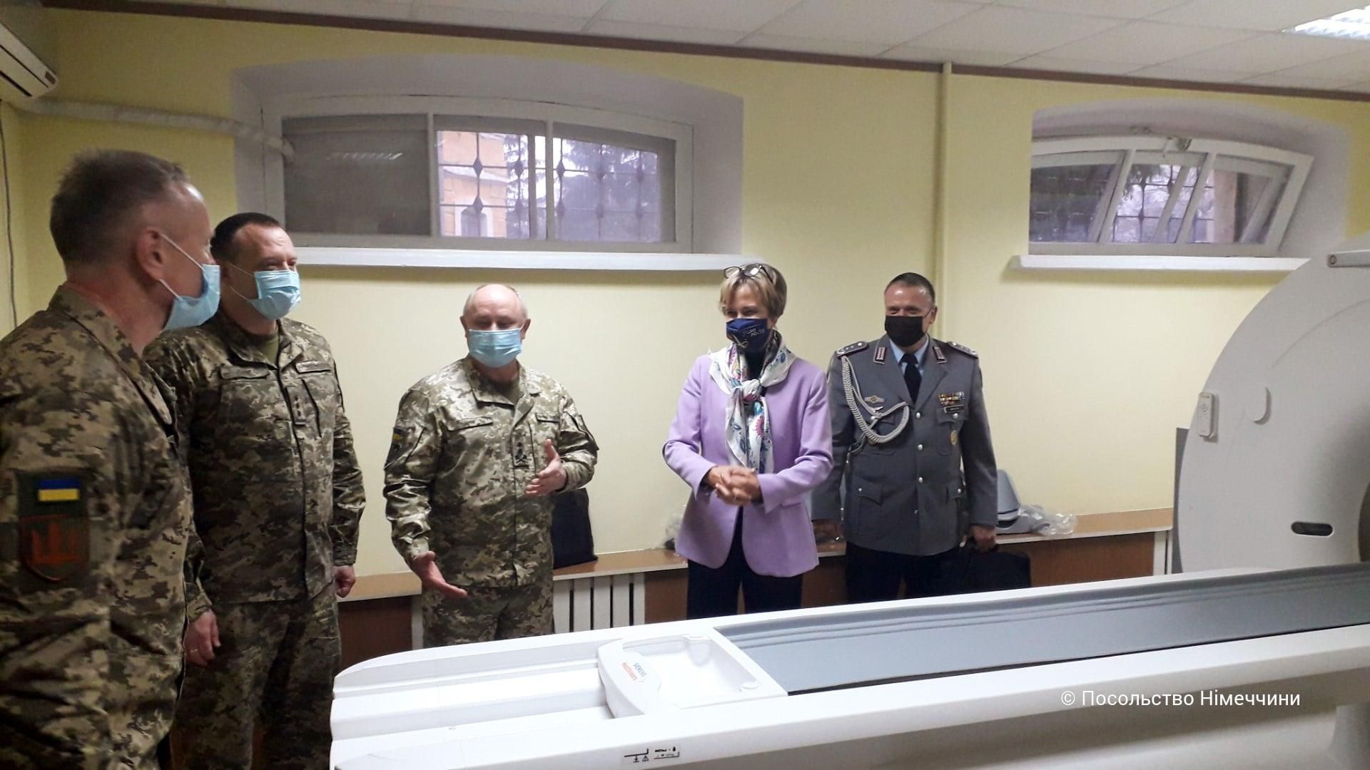 ФРГ передала военным госпиталям оборудования на 3,1 миллиона евро ФРГ передала военным госпиталям оборудования на 3,1 миллиона евро