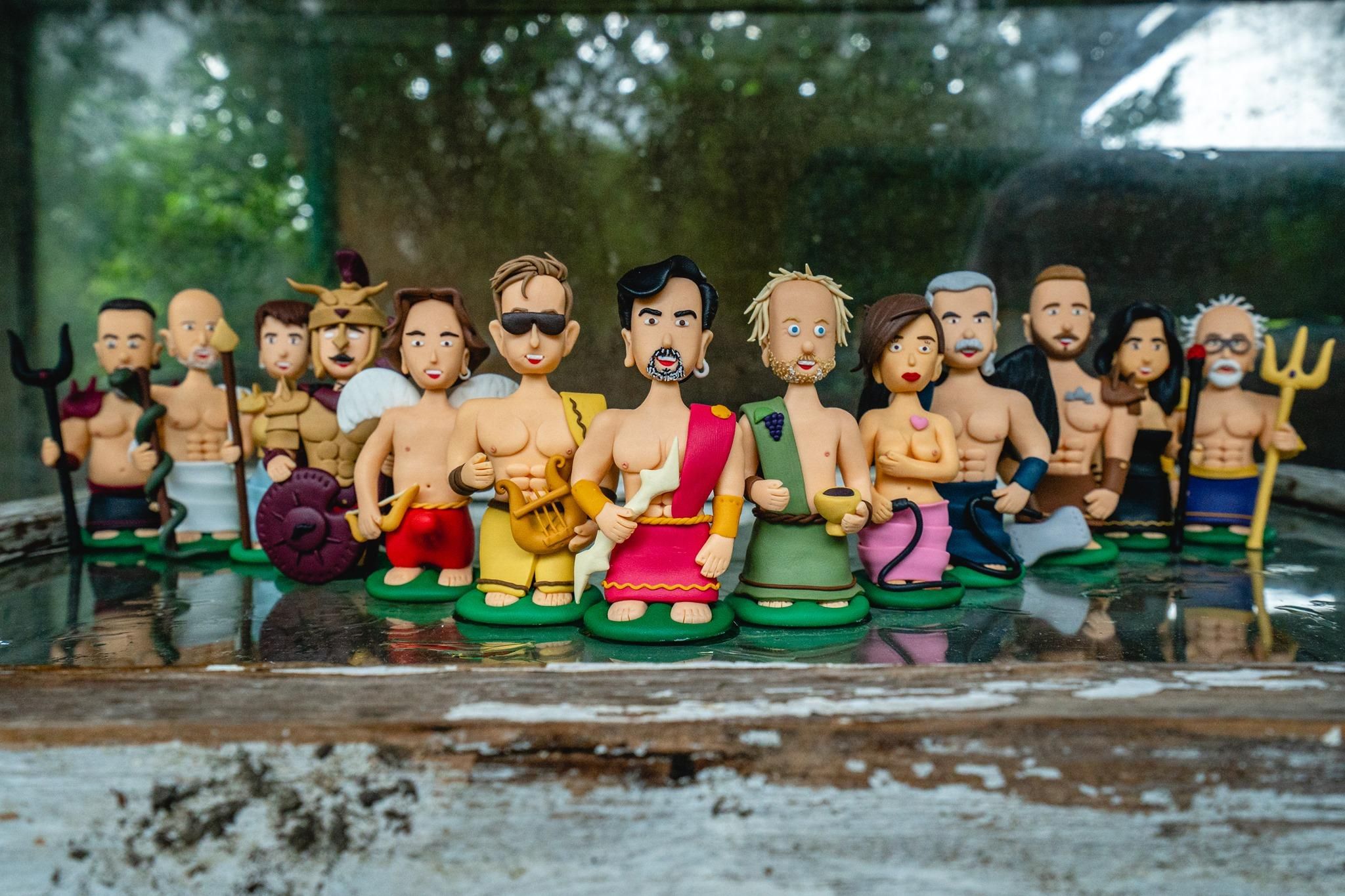 Андрухович – Зевс, Жадан – Аполлон: писателей превратили в кукол Андрухович – Зевс, Жадан – Аполлон: писателей превратили в кукол