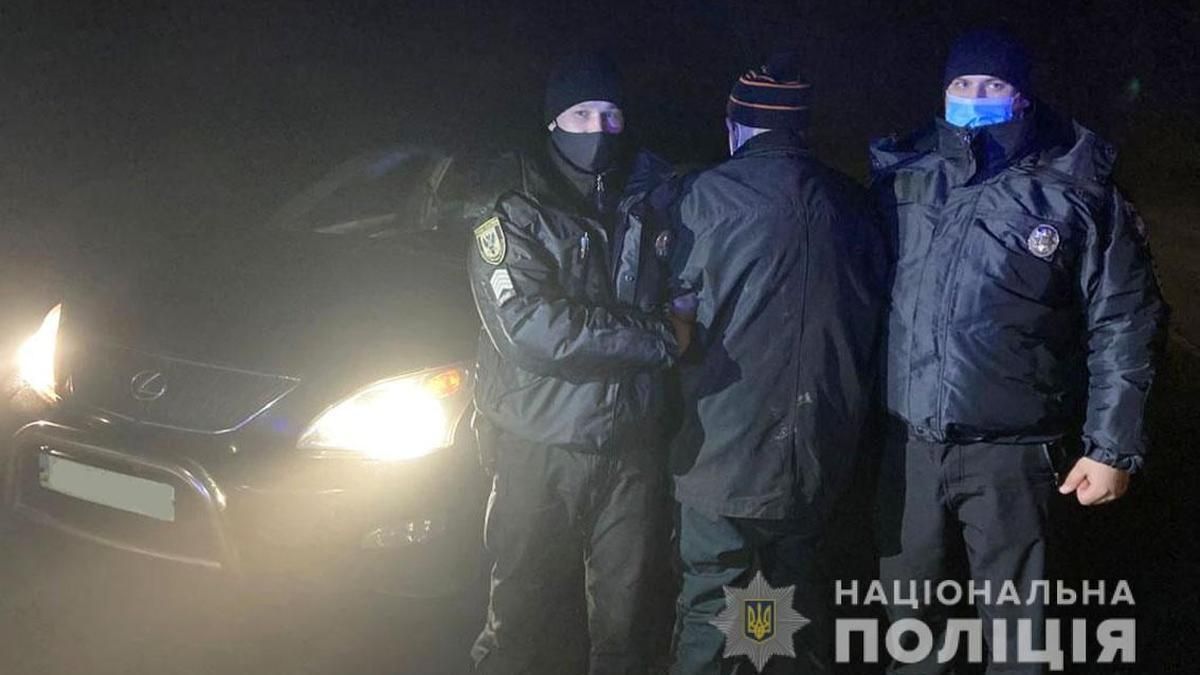 На Київщині 80-річного чоловіка затримали за кермом викраденого Lexus На Київщині 80-річного чоловіка затримали за кермом викраденого Lexus
