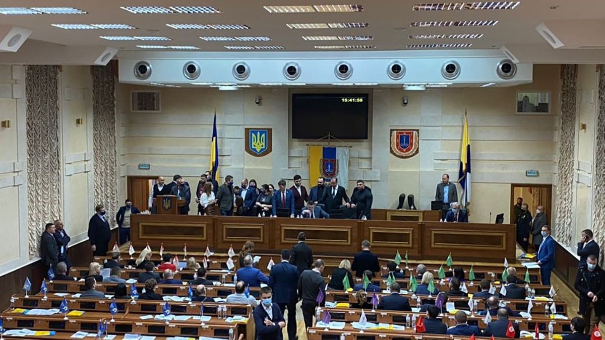 На втором заседании Одесского облсовета депутаты устроили драку