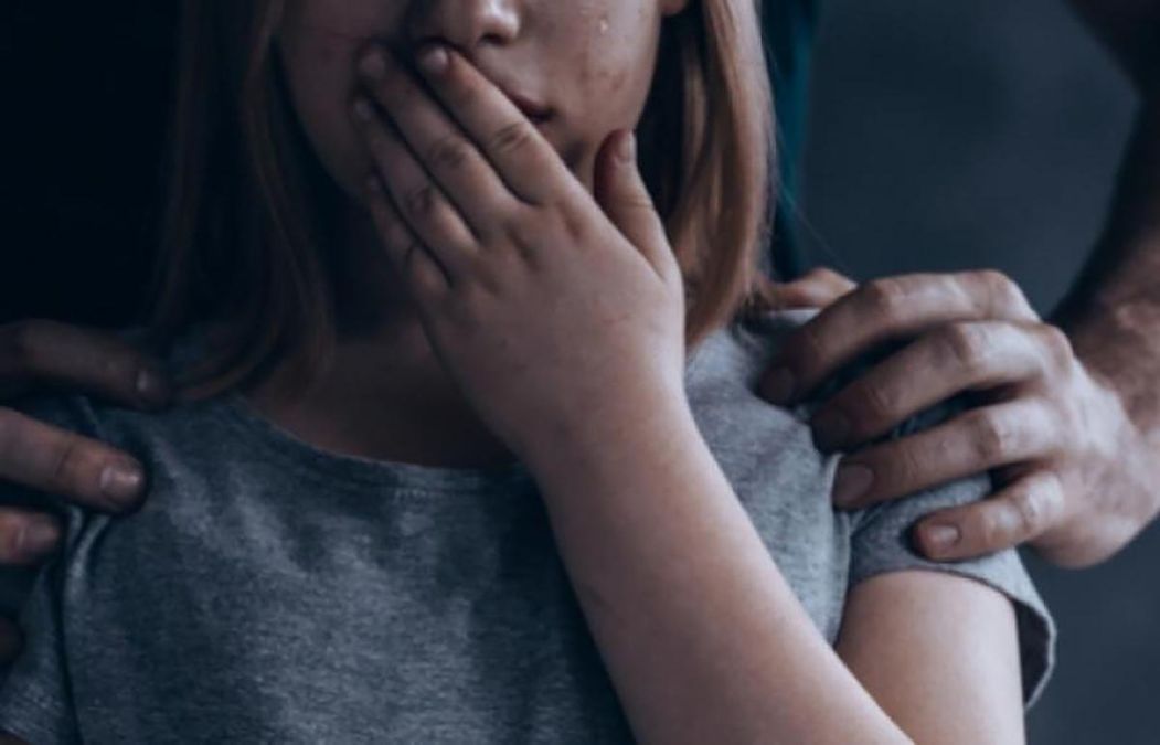 У Чернігові поліція затримала чоловіка через розбещення пасербиці