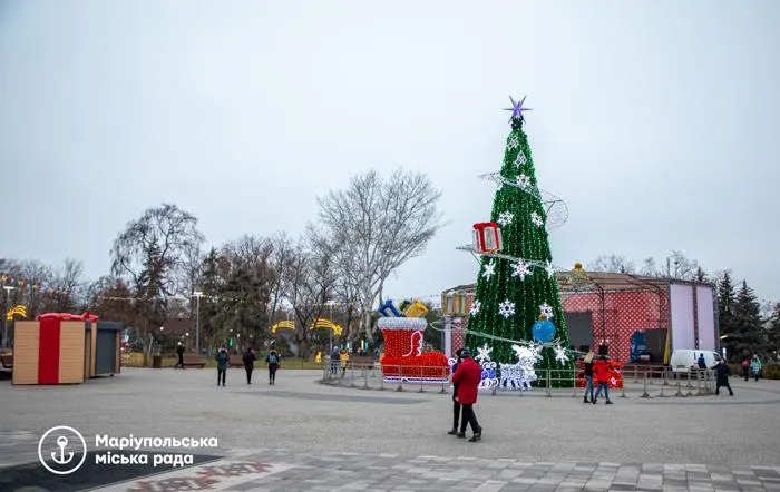 ялинка в Маріуполі