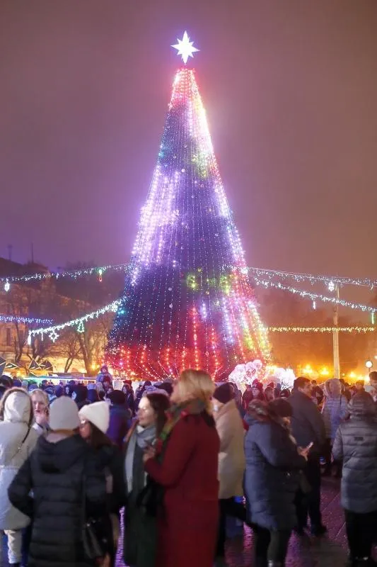 головна ялинка Тернополя головна ялинка Тернополя