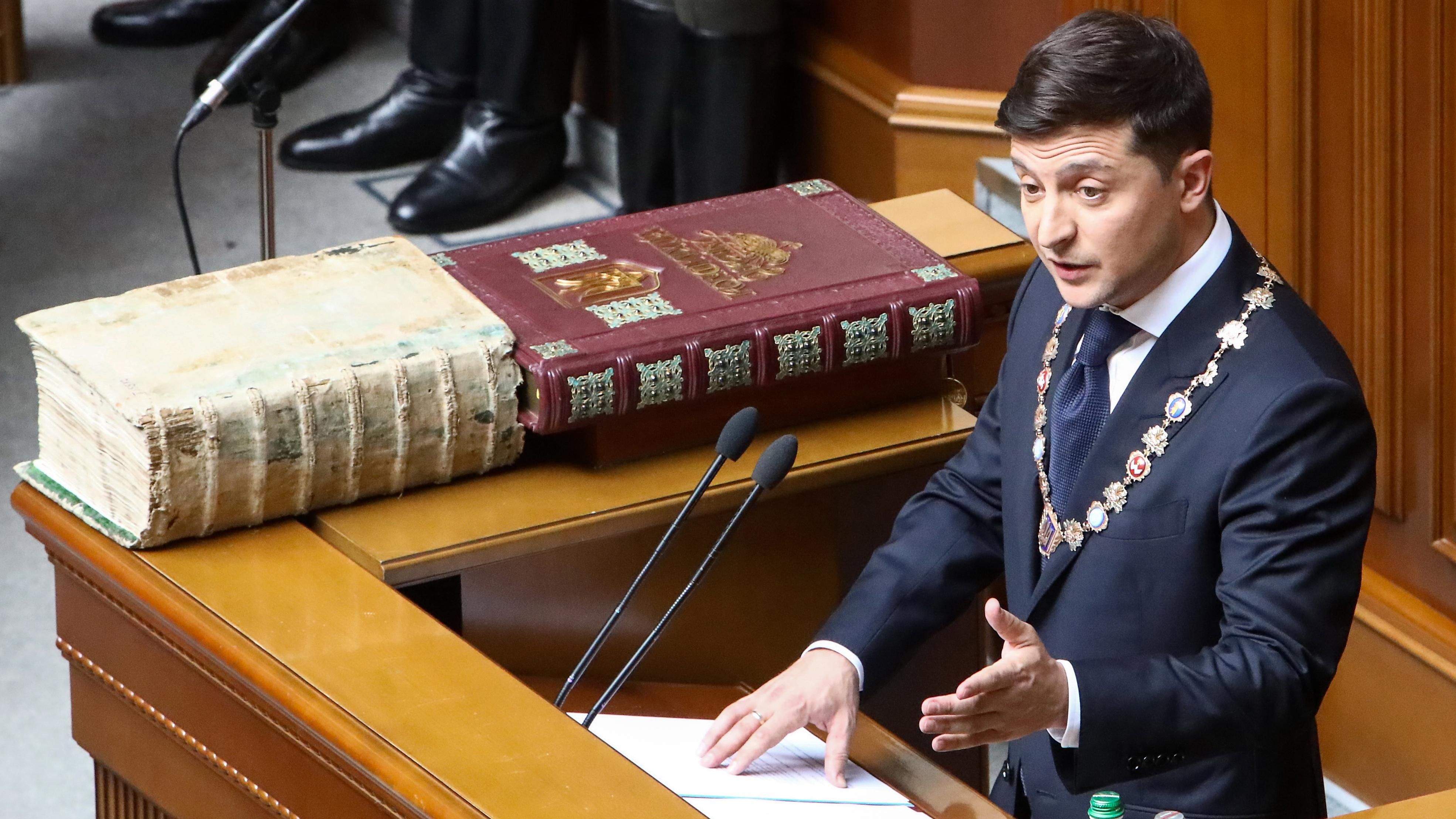 Як Зеленський планує боротися з деякими суддями КСУ та що відомо про майбутню судову реформу Як Зеленський планує боротися з деякими суддями КСУ та що відомо про майбутню судову реформу