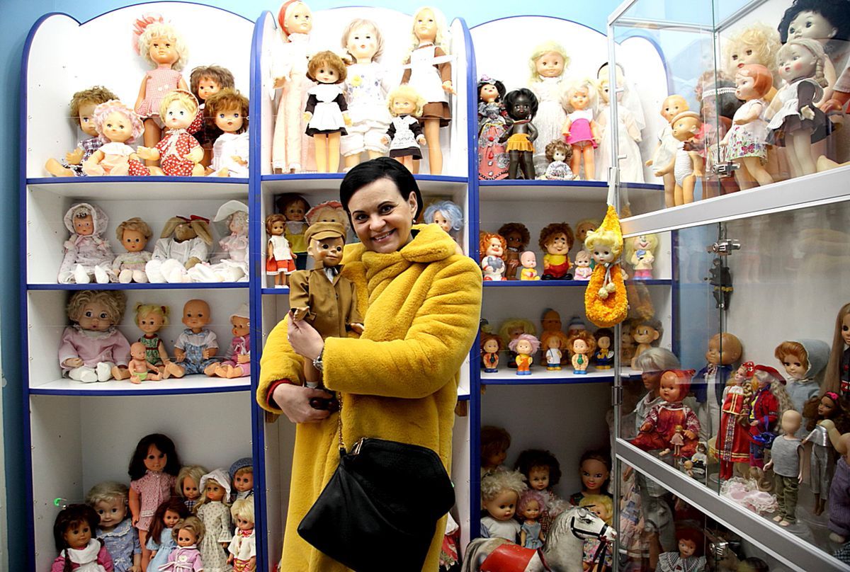 В Запорожье открыли кукольную выставку
