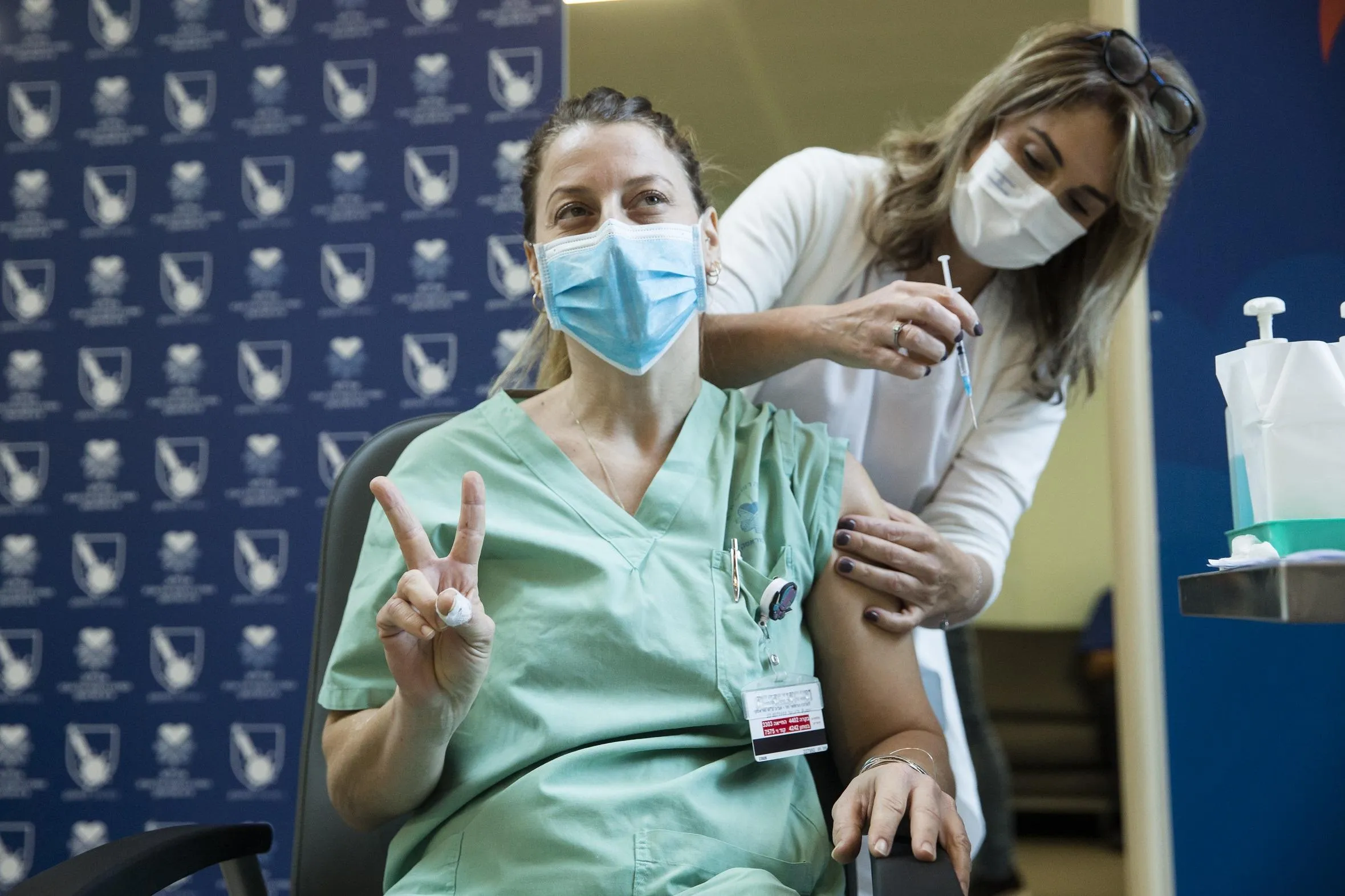 В Ізраїлі розпочалася масова вакцинація проти коронавірусу