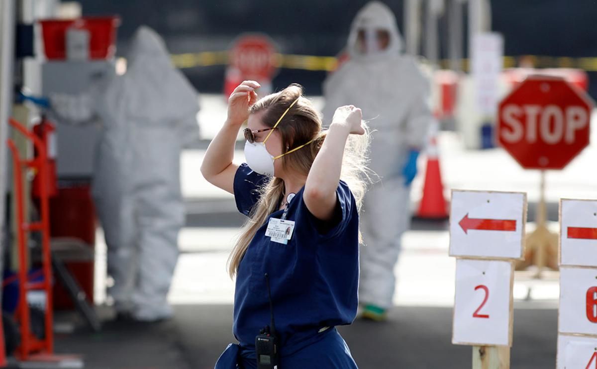 У США за добу виявили понад 400 тисяч випадків COVID-19 У США за добу виявили понад 400 тисяч випадків COVID-19