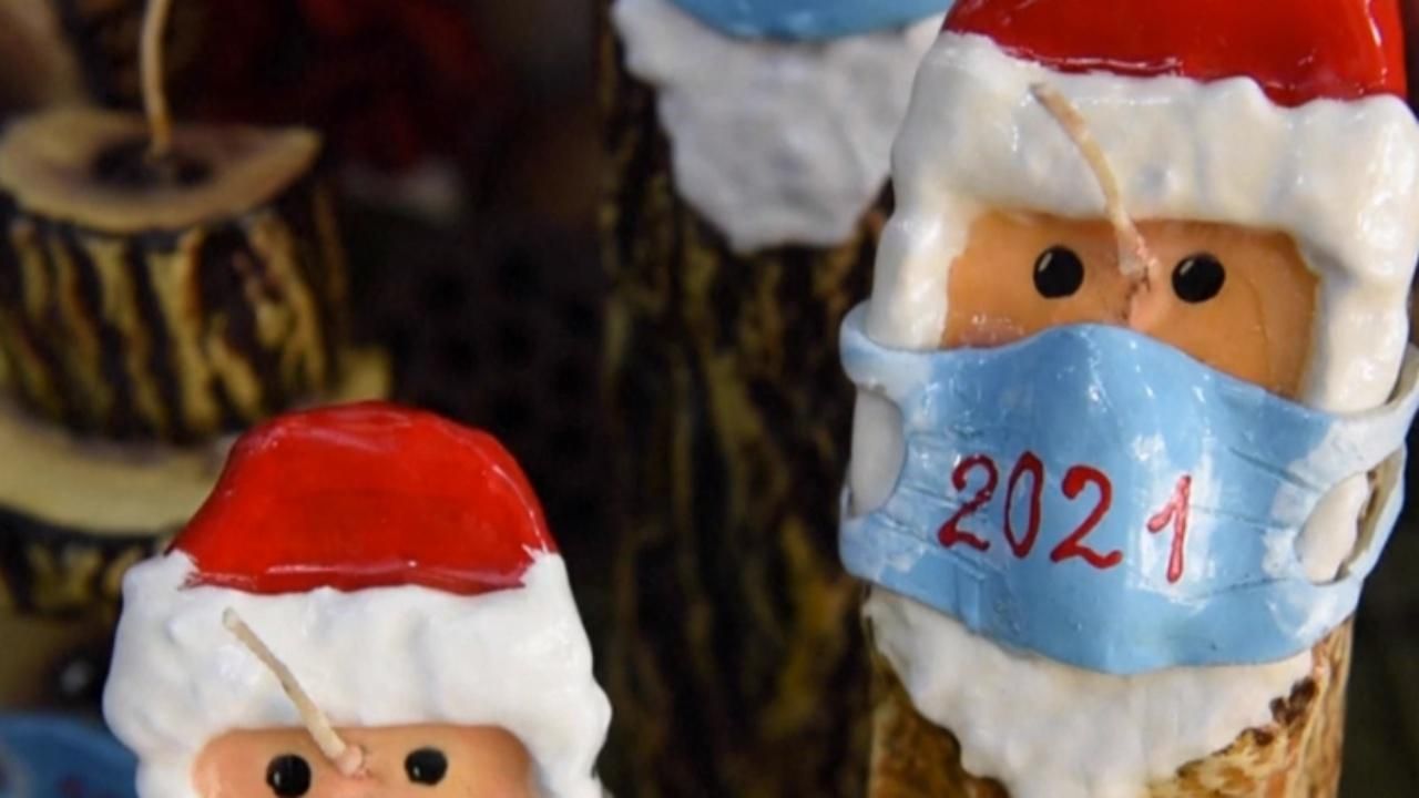 В больнице в Киеве елку украсили в коронавирусном стиле: забавное фото В больнице в Киеве елку украсили в коронавирусном стиле: забавное фото