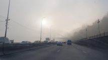 Туман в Україні: водіїв попереджають про небезпеку на дорозі Туман в Україні: водіїв попереджають про небезпеку на дорозі