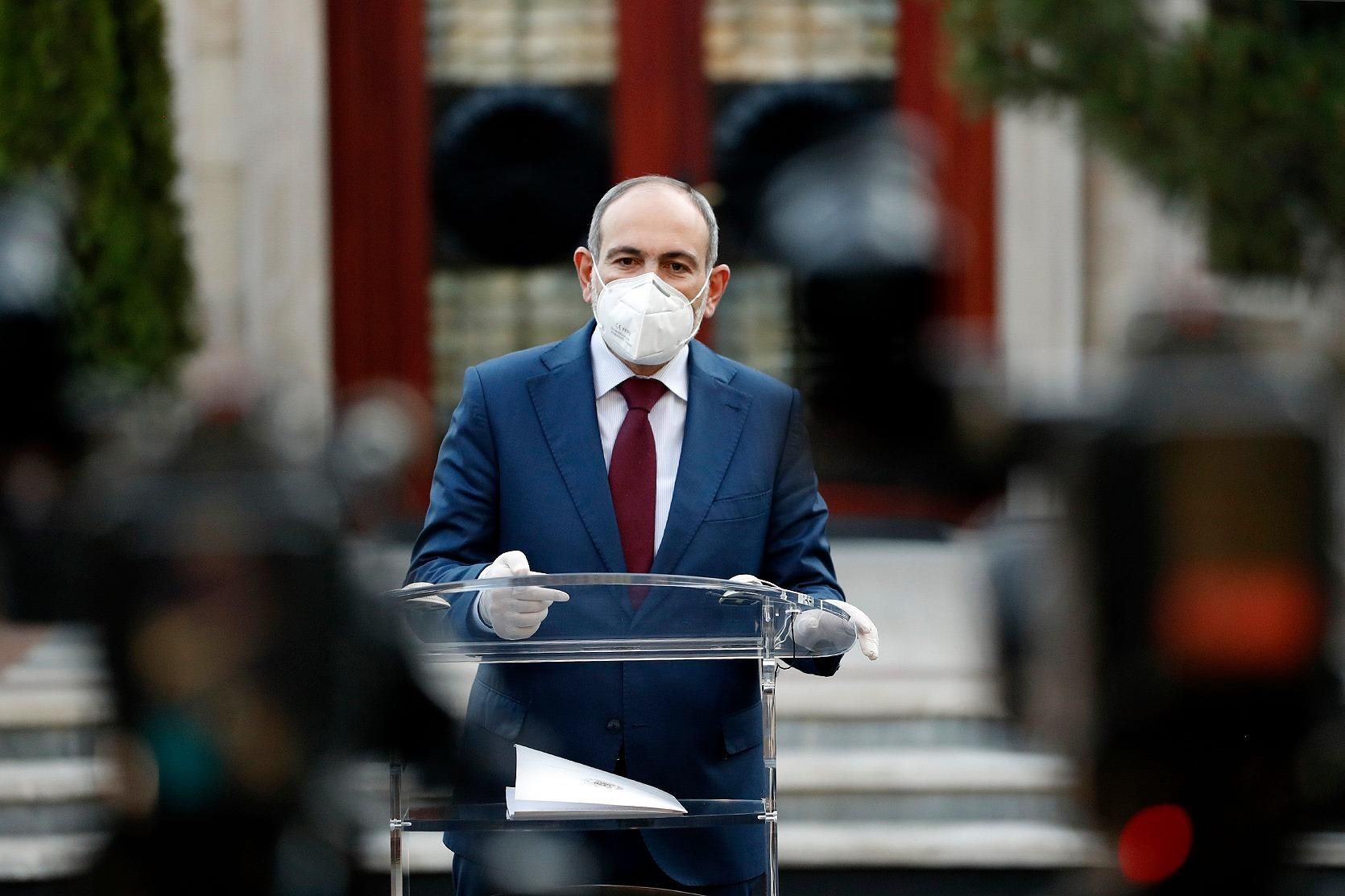 Священник вигнав Нікола Пашиняна з церкви у Вірменії: відео Священник вигнав Нікола Пашиняна з церкви у Вірменії: відео